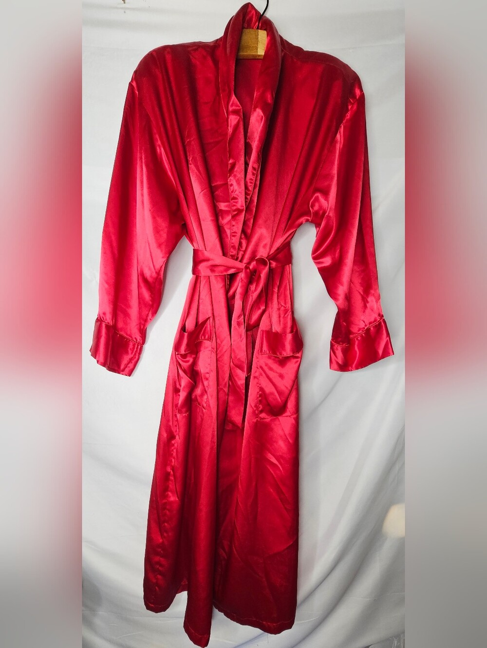 Vtg Victoria Secret Red Satin Long Robe Womens M/L Shoulder Pads Wrap Kimono